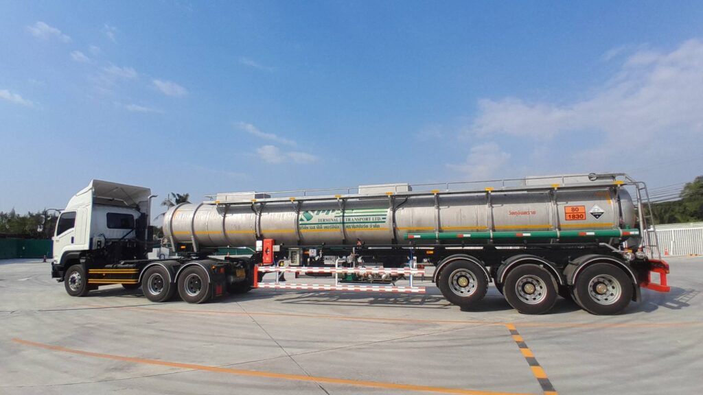 您的可靠硫酸供应合作伙伴 - WITCORP 泰国及周边国家物流 WITCORP-Sulphuric-Acid-Delivery-Truck-CLMV-Logistics
WITCORP 硫酸运输车,确保向中国及CLMV客户安全、高效运送硫酸。